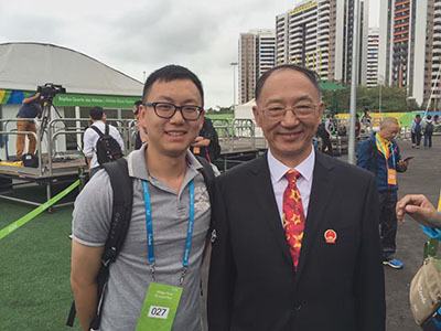 (采访后和国家体育总局局长,里约奥运会中国体育代表团团长刘鹏合影)