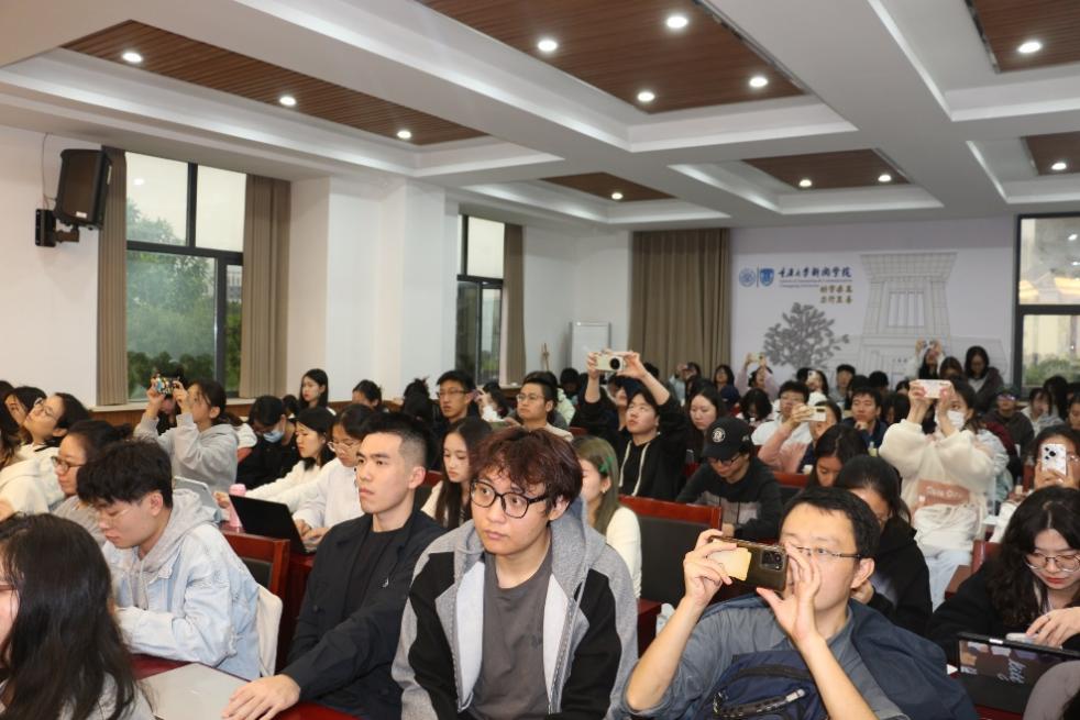讲座回顾 | 刘海龙:潜水艇会游泳吗:关于人工智能知识生产的争论-重庆大学新闻学院